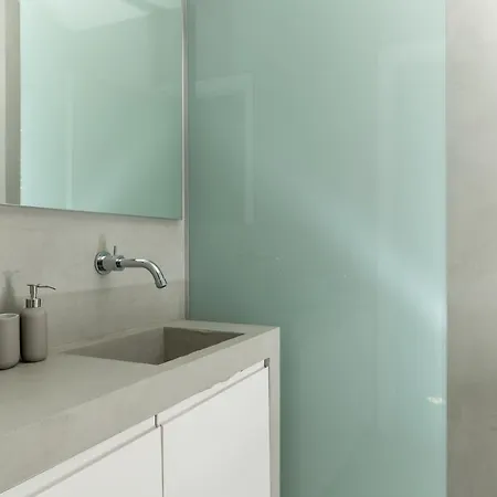 Urban Retreat In The Heart Of דירה *